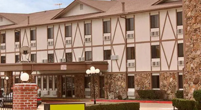 Кровать в общем номере Clarion Pointe Shreveport West