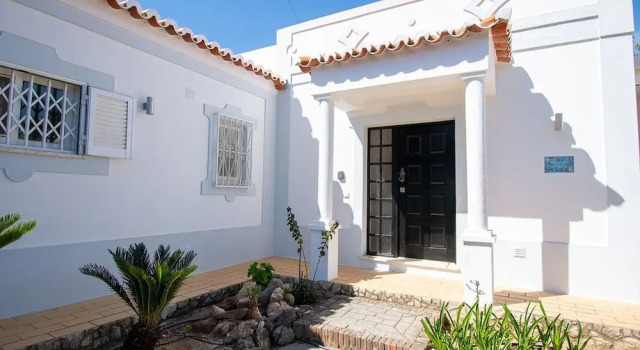 Pomba Beautifully Renovated With Heated Pool, Rezervovat Vila Chaty v Algarve, Chalupa