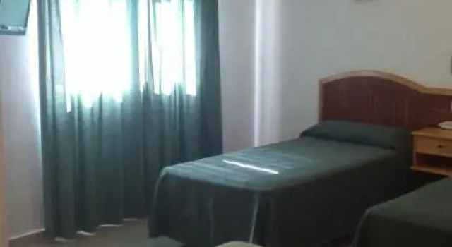 Трёхместный номер Standard Hostal Juanito