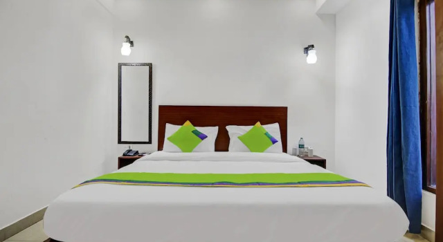 OYO Townhouse 80033 Noida Grand, Забронировать Дом для отпуска Нойда штат Уттар-Прадеш