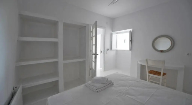 Апартаменты Fully renovated 2 bedroom apartment near the restaurants and shops in Ioulida, Kea
