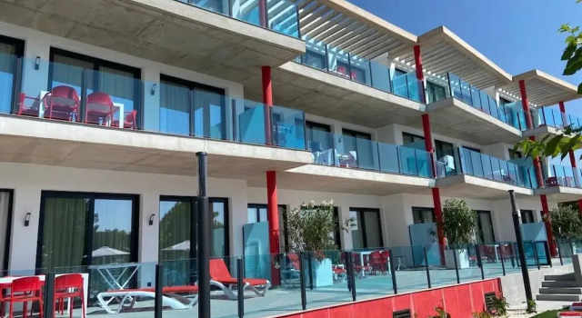 Апартаменты Premium AZAHAR BEACH Red Apartments & Spa