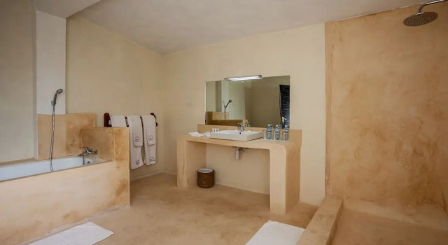 Четырёхместный номер Standard c 1 комнатой с балконом и с видом на океан Blue Marlin Beach Hotel