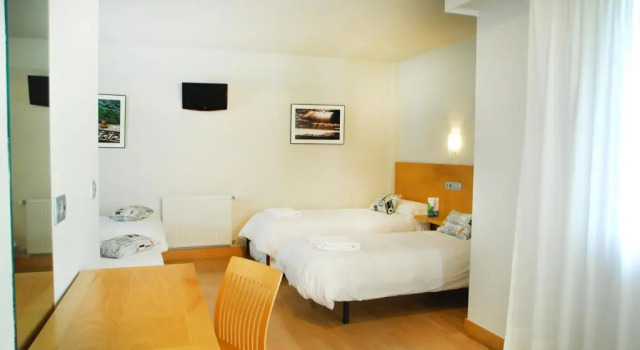Четырёхместный номер Standard Hotel Txintxua
