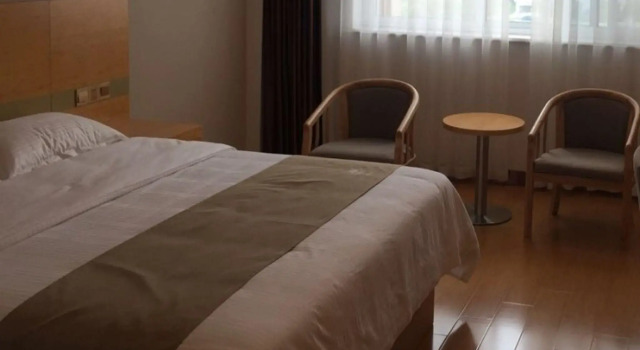 GreenTree Inn Hefei Changfeng County Gangji Town Jingang Avenue Express Hotel, Prenota Hotel Hefei Anhui