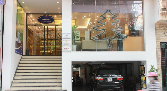 SinhPlaza, Забронировать Отель Кау Гиай 
