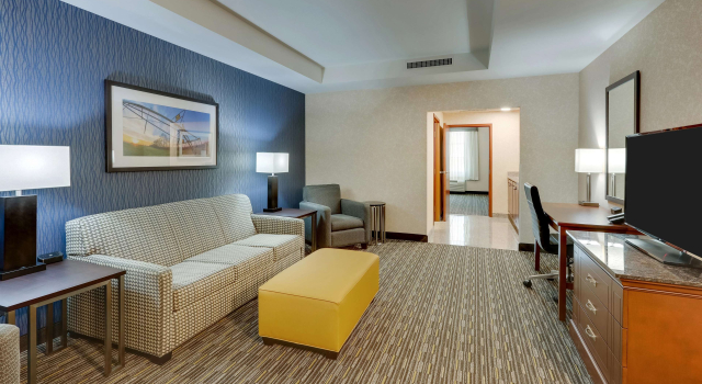Двухместный люкс с 2 комнатами Drury Inn & Suites Sikeston, MO