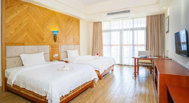 Lankang Seaview Grand Hotel, Rezerwuj Hotel Hotele w Songming z parkingiem, Parking