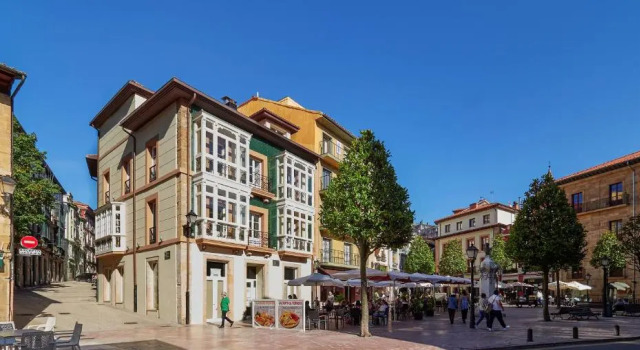 Apartantiguo Altamirano 13, Забронировать Отель Овьедо Астурия, рядом с Статуя Вуди Аллена