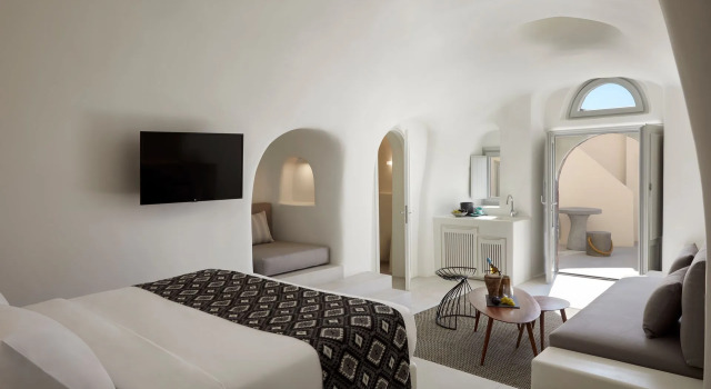 Люкс клубный Executive с 2 комнатами Elysian Santorini