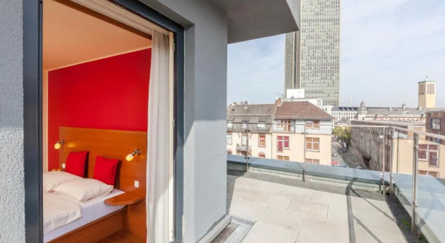 Полулюкс Отель Premier Inn Frankfurt City Europaviertel