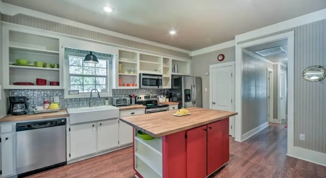 'the Petite Lake House' in Seguin w/ Patio!, Prenota Hotel Seguin Greater San Antonio