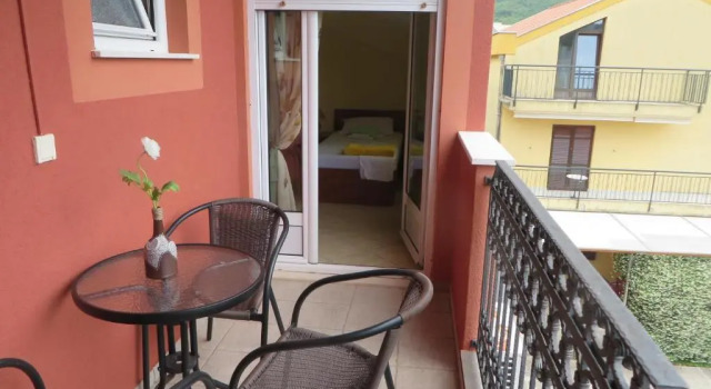 Трёхместный номер Standard с балконом Guest House Villa Živanović