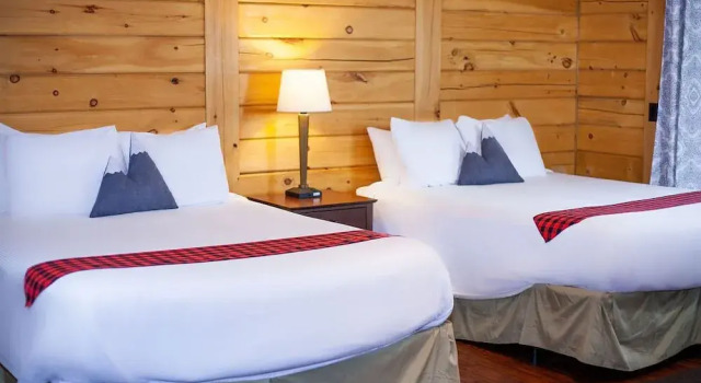Четырёхместный люкс Crooked River Ranch Cabins