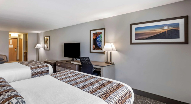 Четырёхместный номер Standard Best Western Plus Las Vegas West