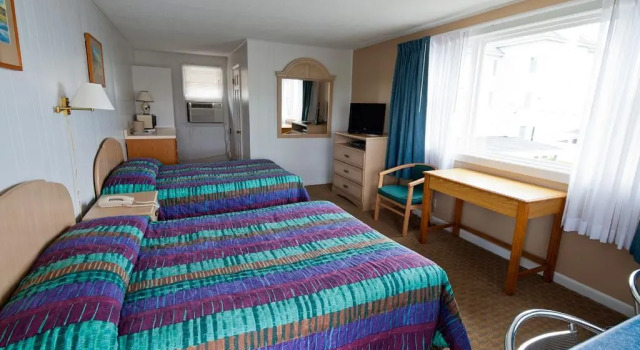 Crest Motel, Varaa Motelli Hotellit New England uima-altaalla, Uima-allas