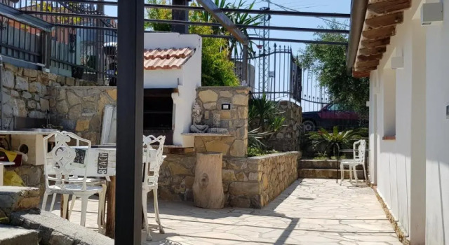 Piccola Casa Con Giardino