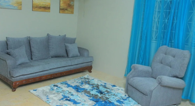 Kingston Guest Apt at Oakland, Book Pension Hoteller i Kingston med parkering, Parkering