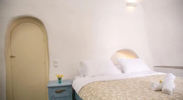 Agrilia secluded cave house, Забронировать Отель Тирасия Санторини