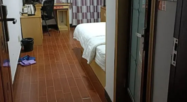 Yixing Hotel