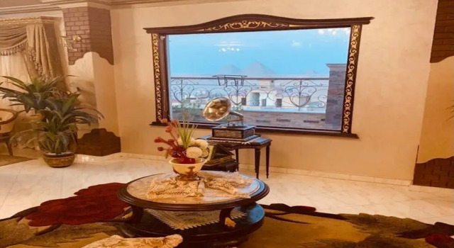 Penthouse Apartment  Pyramids view