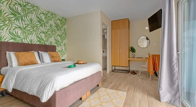Люкс с балконом и с частичным видом на море Maison 66, Riviera Hotels