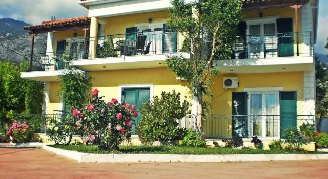 Maria Anastasia Studios, Забронировать Отель Отели Влахата с парковкой, Парковка