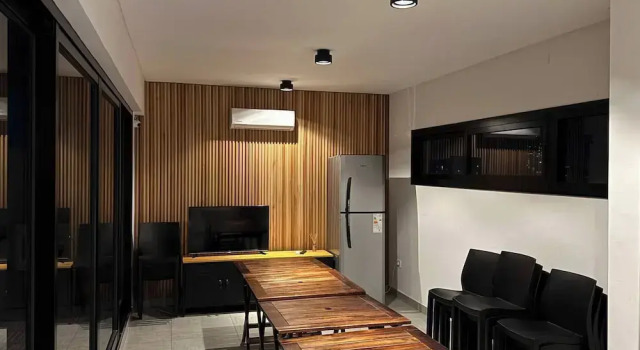 Alberti 360 Charming City Center Apartment With Shared Pool