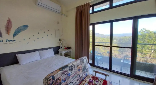 Двухместный номер Standard с балконом Sanyi Dream Garden B&B