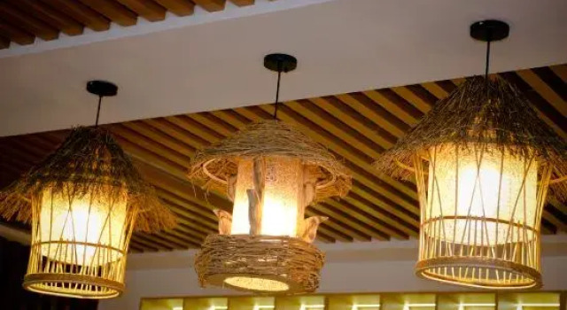 Yining Silk Road Pastoral Song Chenwai City Hotel