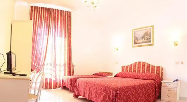Четырёхместный номер Standard Hotel Euro Quiris