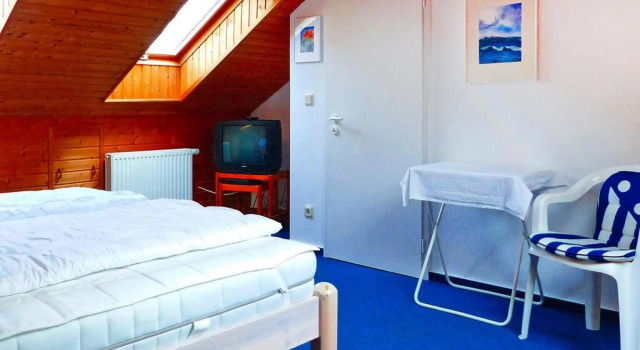 own holiday home with enclosed property near the beach, 予約 ホテル Butjadingen North Sea Coast Germany