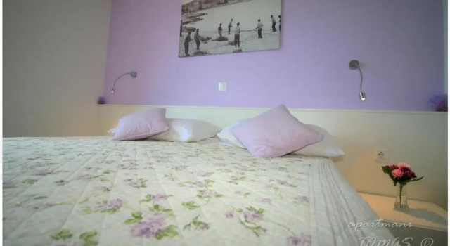 Apartments Tomas, Забронировать Апартаменты/квартира Отели Примоштен с бассейном, рядом с Частный Пляж «Виллы Мирьяна», Бассейн