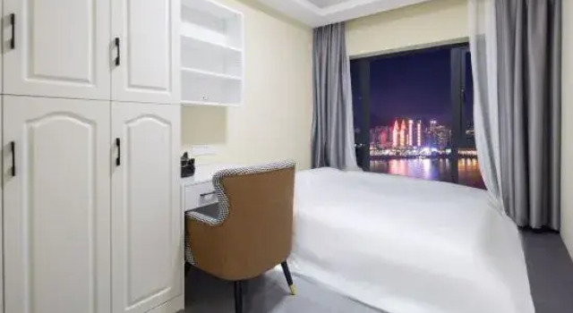 Люкс с 3 комнатами с видом на реку XiFan Shijia Hotel
