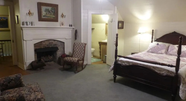 Mulberry Lavender Farm and B&B, Забронировать Фермерский дом Отели Теннесси с завтраком, Завтраки