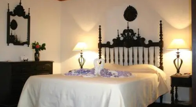 Urzelina GuestHouse, Забронировать Отель Урзелина Остров Сан-Жоржи