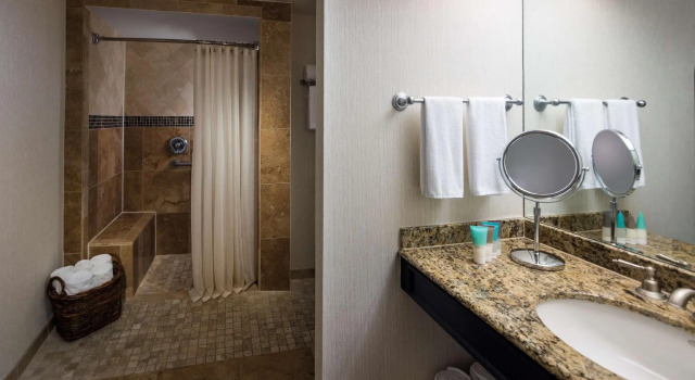 Двухместный номер с балконом Hyatt Regency Hill Country Resort and Villas