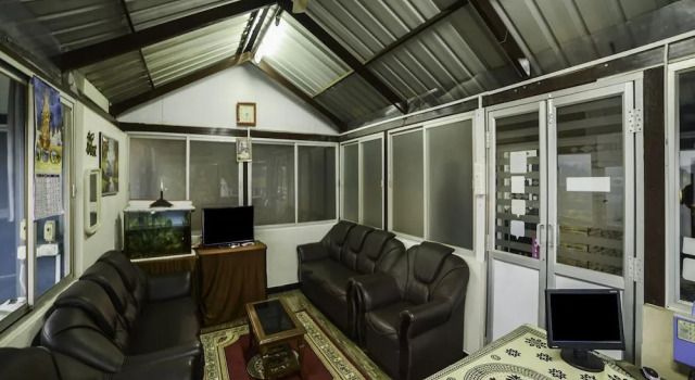 OYO 28641 Vijaya Deepa Guest House, Забронировать Гостевой дом Отели Кунур с парковкой, Парковка