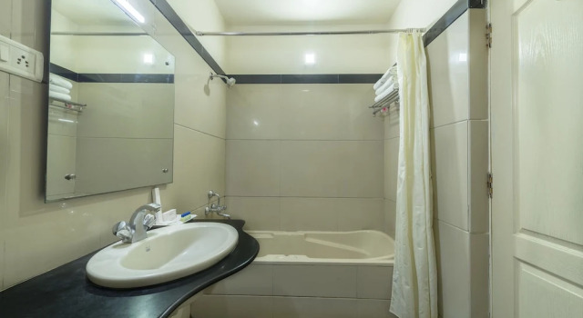 Двухместный номер Deluxe Hotel Raj Comforts - Golf View