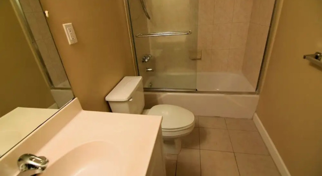 Коттедж Spectacular 2 Bed 2 Baths Right Across The Beach