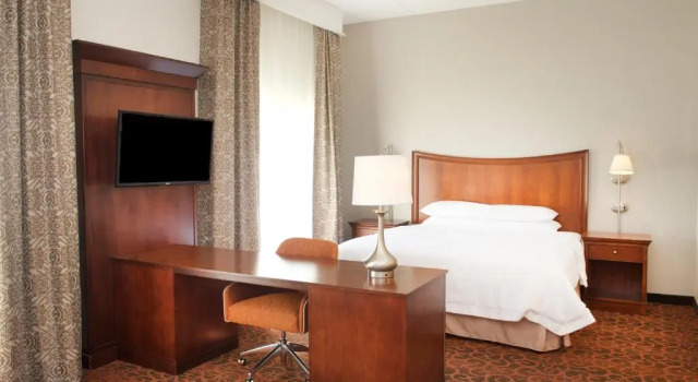 Люкс Hampton Inn & Suites Pittsburgh-Meadow Lands