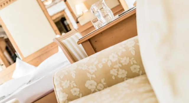 Полулюкс The Oswald Grand Hotel
