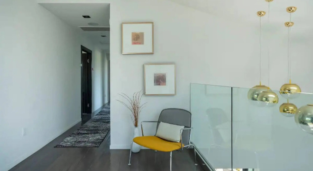 Troy Dr - Sleek & Modern Hollywood Hills Home With Stunning Views, Забронировать Дом для отпуска Коттеджи Голливуда, Коттедж