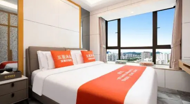 Люкс Luxury с 3 комнатами с балконом и с красивым видом из окна Lai Ka Mei Su Min Su Hotel (Sanya Joy City Sea Travel Duty Free City Branch)