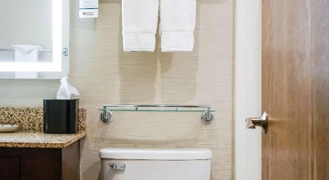 Номер Standard Best Western Plus Dubuque Hotel and Conference Center
