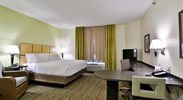 Candlewood Suites Bismarck, Забронировать Отель Бисмарк штат Северная Дакота