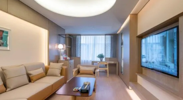 Люкс Urumqi Yaxin Hotel (Degang Wanda Airport)