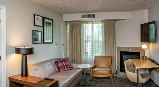 Двухместный люкс с 2 комнатами Residence Inn by Marriott Anchorage Midtown