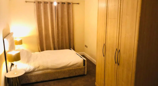 A Modern 2 Bed Luxury Apartment by River Thames, Varaa Huoneisto Asunnot kohteessa Merseyside, Huoneisto