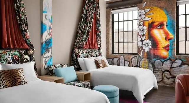 Четырёхместный номер Standard с красивым видом из окна The Radical Asheville, Tapestry Collection by Hilton